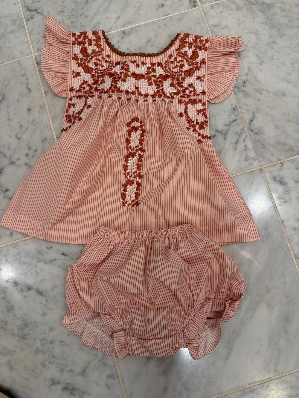 Six Honeybees burnt orange ruffle embroidery set - girl - 24 months 2T
